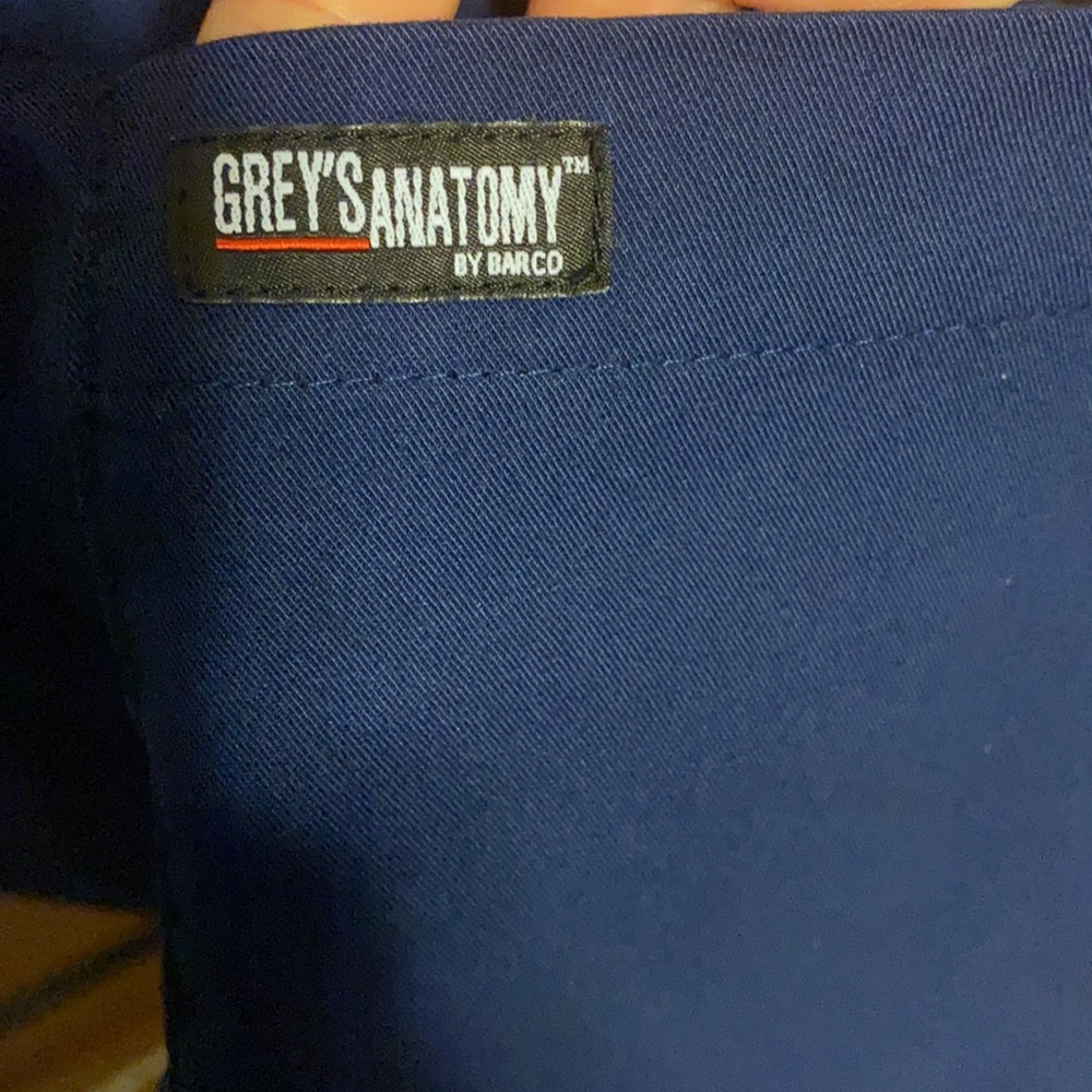 Grey’s Anatomy Scrub Top - Picture 2 of 2